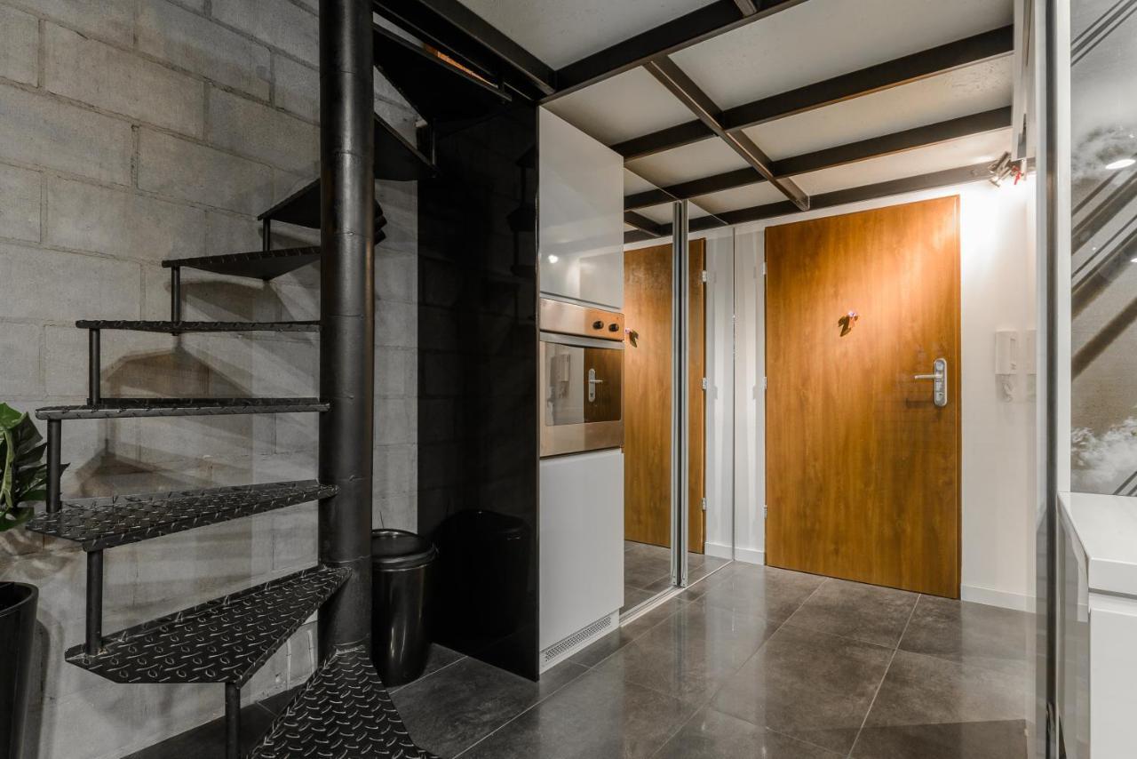 Nice Two-Level Loft In Tobaco Park ウッチ エクステリア 写真